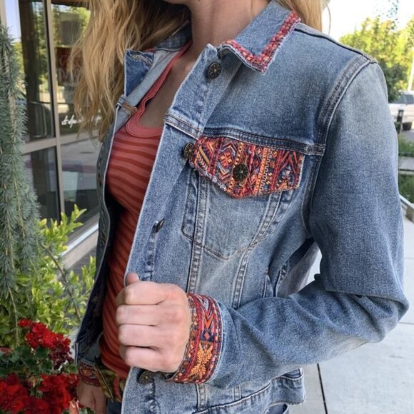 Driftwood Free People Denim Jacket Boho Embroidered Warm Sedona Fall Size Small - Picture 2 of 8